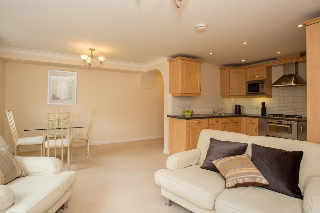 Basingstoke Apartments - Westlands House, City Centre, Home-From-Home Exterior photo