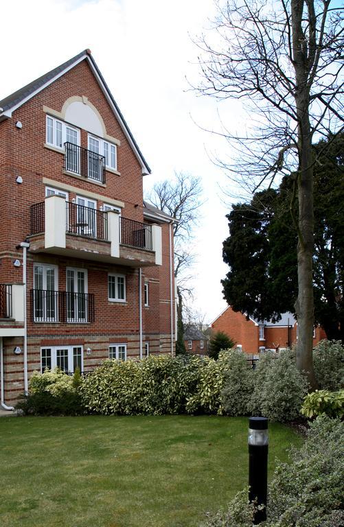 Basingstoke Apartments - Westlands House, City Centre, Home-From-Home Exterior photo