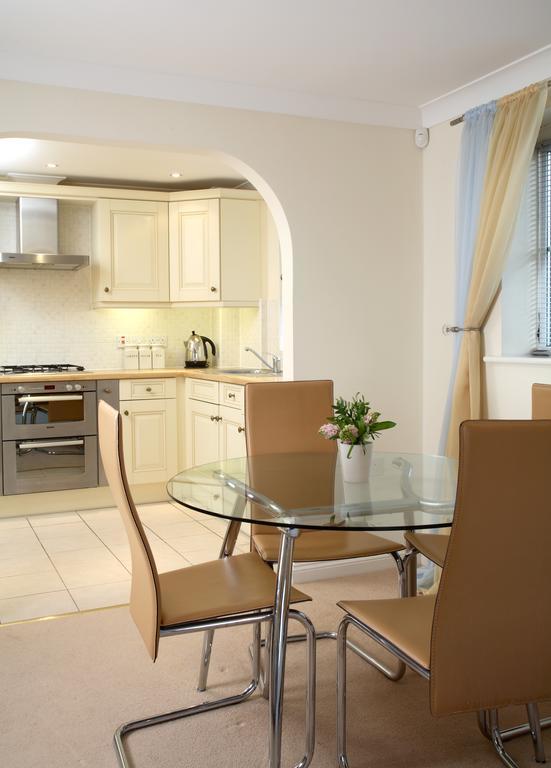 Basingstoke Apartments - Westlands House, City Centre, Home-From-Home Exterior photo